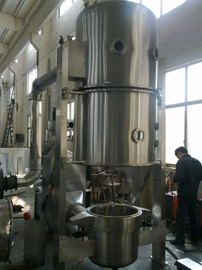 XZB旋轉(zhuǎn)流化床制丸(粒)包衣機(jī)調(diào)試中